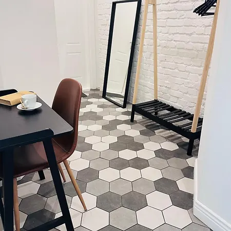 C 200m Do Plazy Apartment *